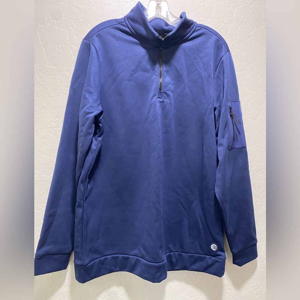 Man’s Solaris Active Blue Quarter-Zip Pullover
Size Large